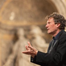 In rasendem Stillstand