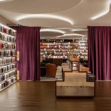 Finestres: Ein Lieblingsplatz für Bücherfreunde