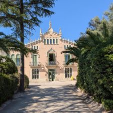 Can Ginestar: Masia im Stil des Modernisme