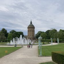 Editorial Nr 176: Quadrate, Fächer, Hufeisen
